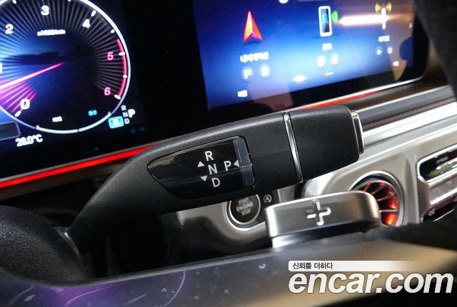 Mercedes-Benz G-Class 2026 — photo 8