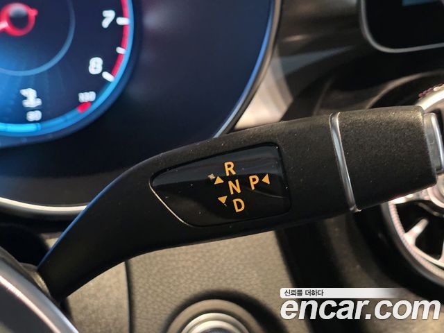 Mercedes-Benz GLC-Class 2020 — photo 10