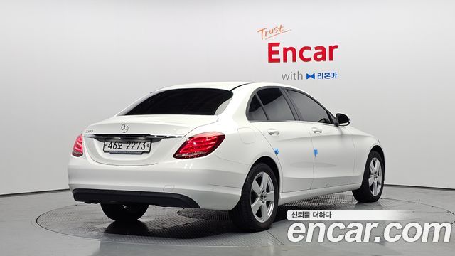 Mercedes-Benz C-Class 2018 — photo 2
