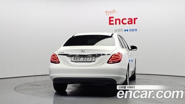 Mercedes-Benz C-Class 2018 — photo 4