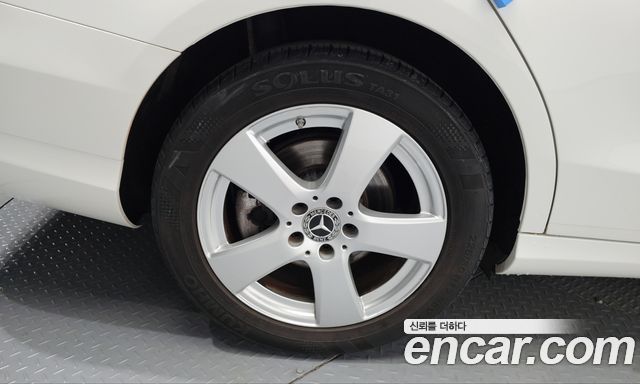 Mercedes-Benz C-Class 2018 — photo 5
