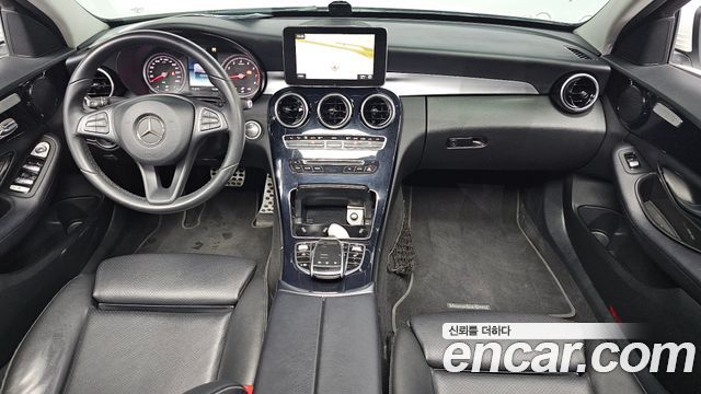 Mercedes-Benz C-Class 2018 — photo 10