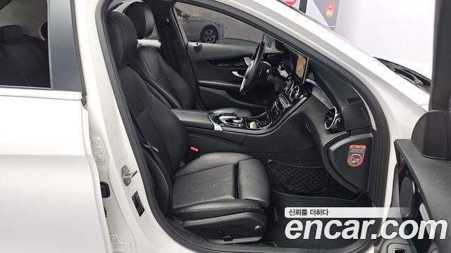 Mercedes-Benz C-Class 2018 — photo 13
