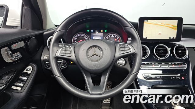 Mercedes-Benz C-Class 2018 — photo 18