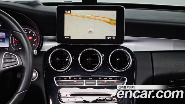 Mercedes-Benz C-Class 2018 — photo 19