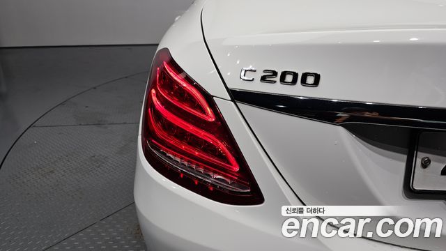 Mercedes-Benz C-Class 2018 — photo 9