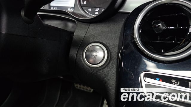 Mercedes-Benz C-Class 2018 — photo 27