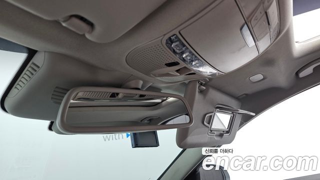 Mercedes-Benz C-Class 2018 — photo 28