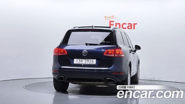 Volkswagen Touareg 2012 — photo 4