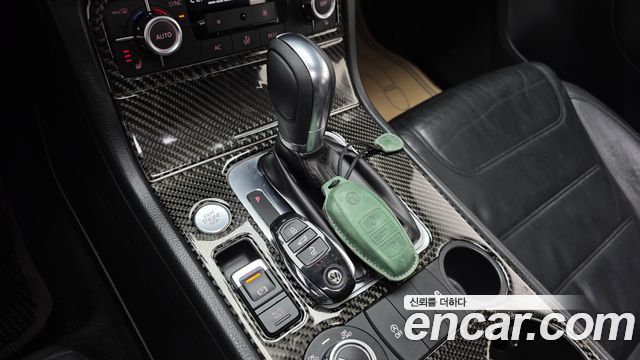Volkswagen Touareg 2012 — photo 9
