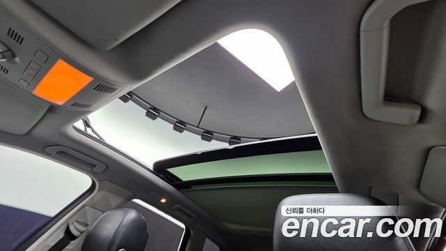 Volkswagen Touareg 2012 — photo 15