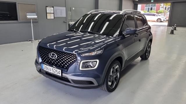 Hyundai Venue 2023 — photo 1
