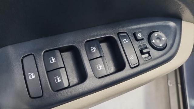 Hyundai Venue 2023 — photo 16