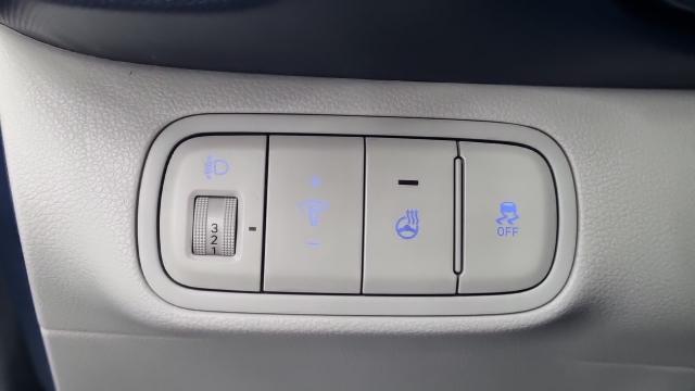 Hyundai Venue 2023 — photo 17