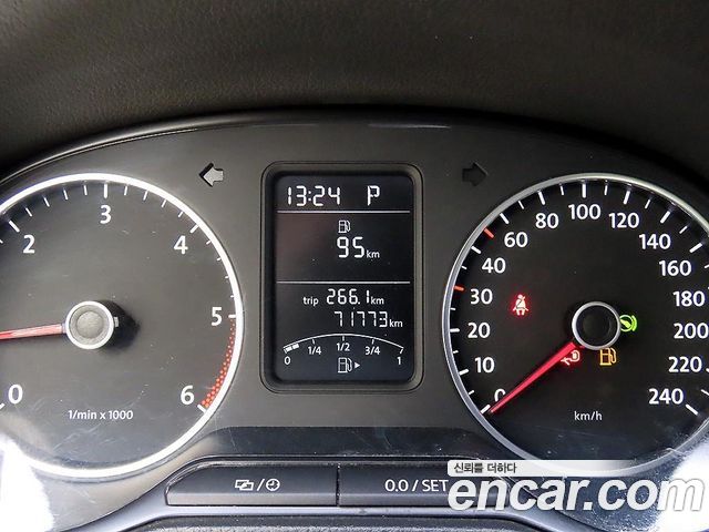 Volkswagen Polo 2014 — photo 9