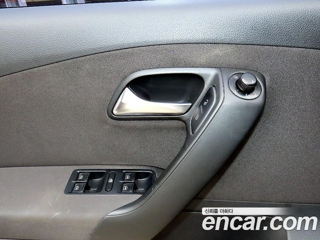 Volkswagen Polo 2014 — photo 11