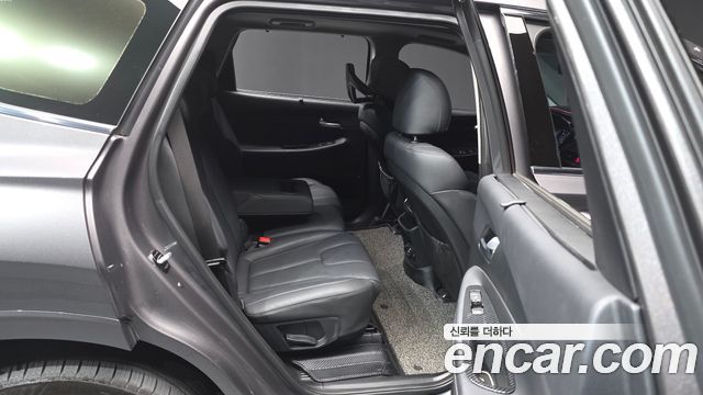 Hyundai Santafe 2019 — photo 18