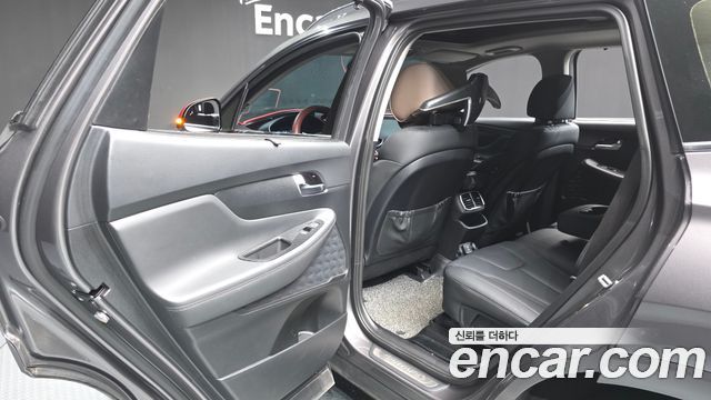 Hyundai Santafe 2019 — photo 16