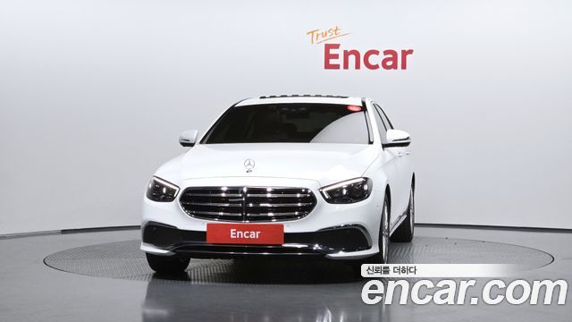 Mercedes-Benz E-Class 2022 — photo 3