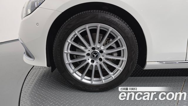 Mercedes-Benz E-Class 2022 — photo 5