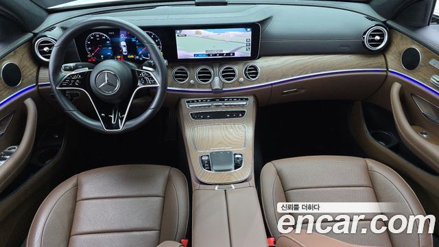 Mercedes-Benz E-Class 2022 — photo 10