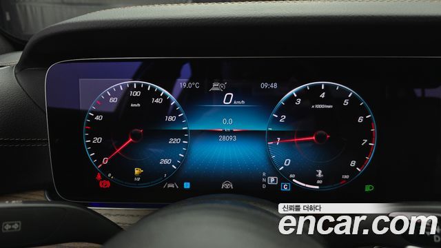 Mercedes-Benz E-Class 2022 — photo 11