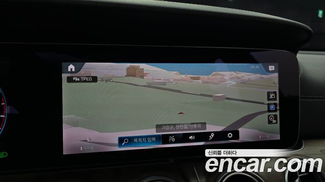 Mercedes-Benz E-Class 2022 — photo 23