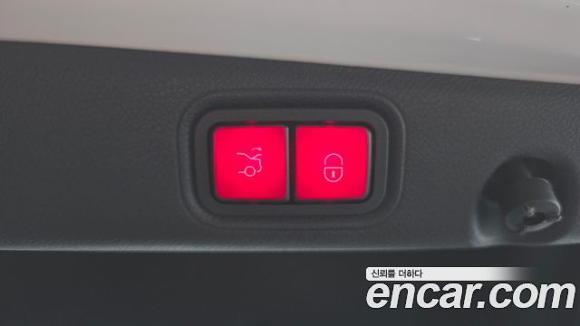 Mercedes-Benz E-Class 2022 — photo 26