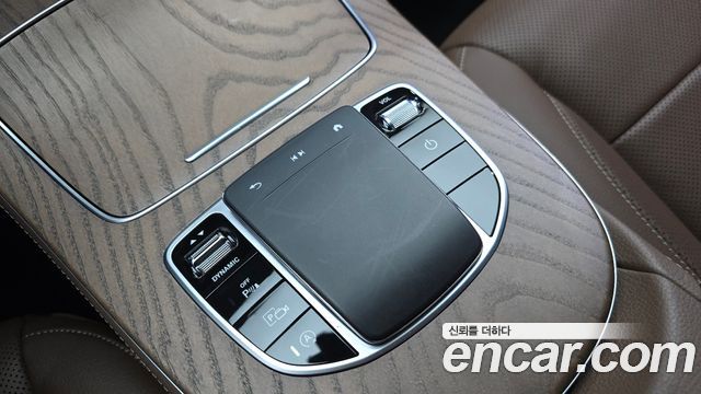 Mercedes-Benz E-Class 2022 — photo 27
