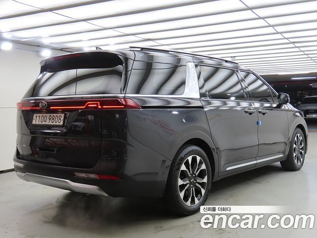Kia Canival 2021 — photo 4