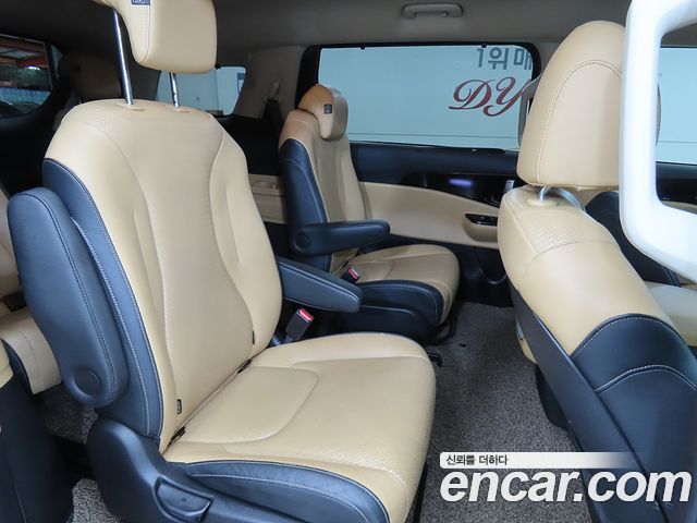 Kia Canival 2021 — photo 7
