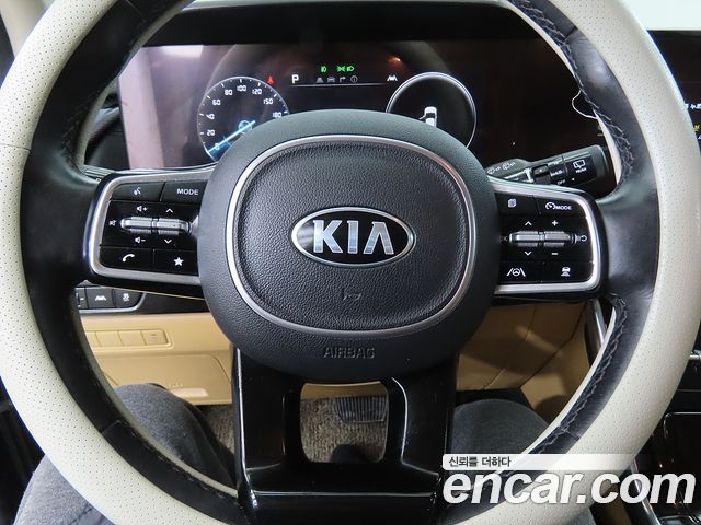 Kia Canival 2021 — photo 10