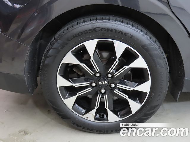 Kia Canival 2021 — photo 20