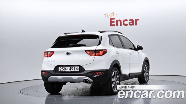 Kia Stonic 2020 — photo 2
