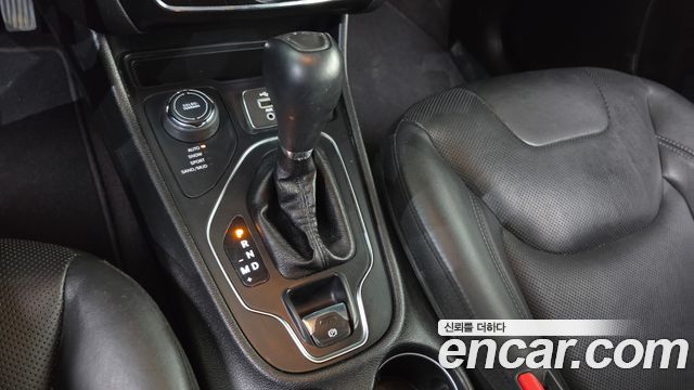 Jeep Cherokee 2019 — photo 12