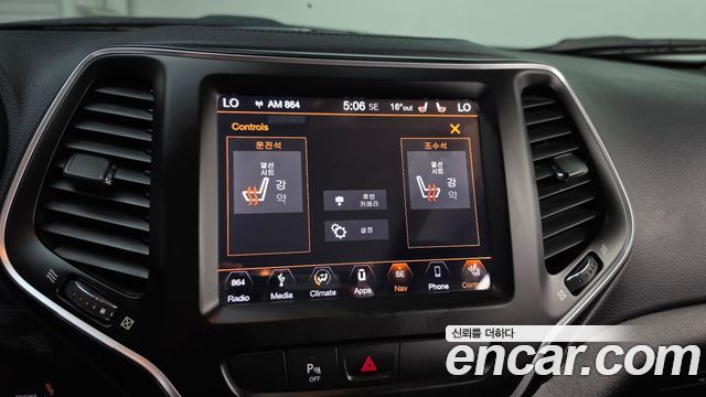 Jeep Cherokee 2019 — photo 22