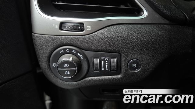 Jeep Cherokee 2019 — photo 23