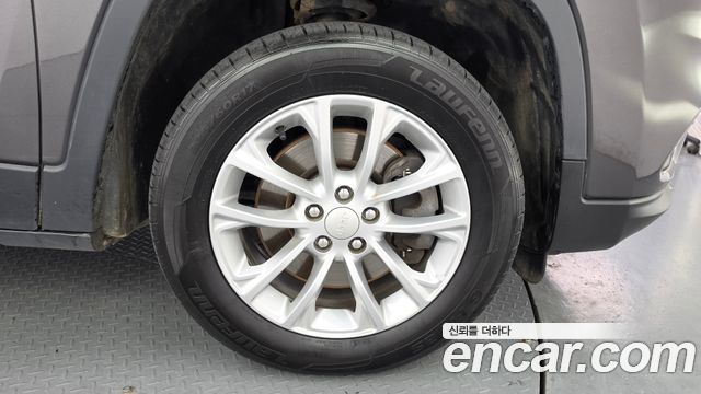 Jeep Cherokee 2019 — photo 7