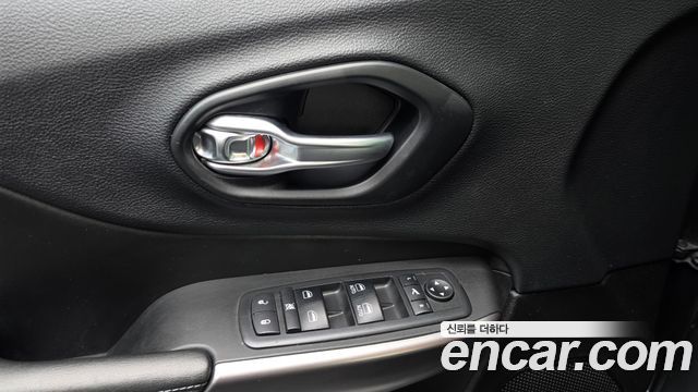 Jeep Cherokee 2019 — photo 30