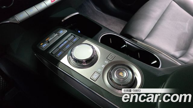 Genesis GV70 2022 — photo 12