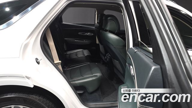 Genesis GV70 2022 — photo 18
