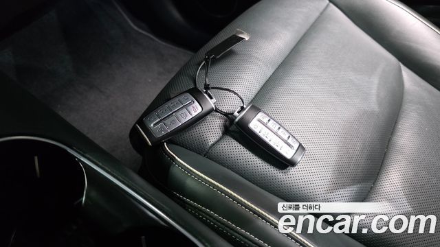Genesis GV70 2022 — photo 22