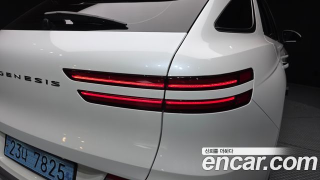 Genesis GV70 2022 — photo 9