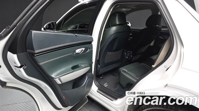 Genesis GV70 2022 — photo 16