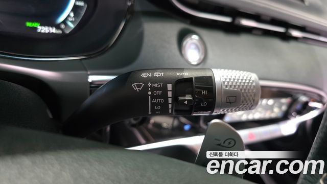 Genesis GV70 2022 — photo 32