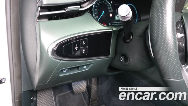 Genesis GV70 2022 — photo 36