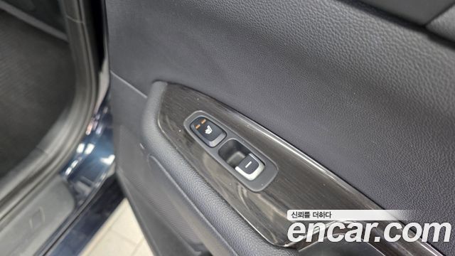 Kia K5 2016 — photo 18