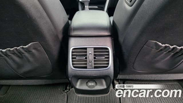 Kia K5 2016 — photo 19