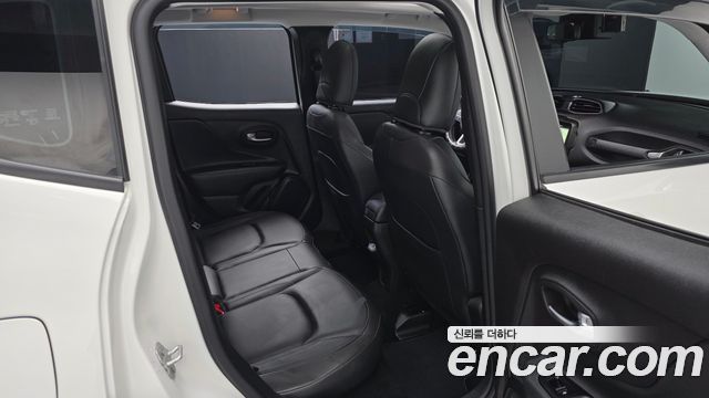 Jeep Renegade 2022 — photo 17