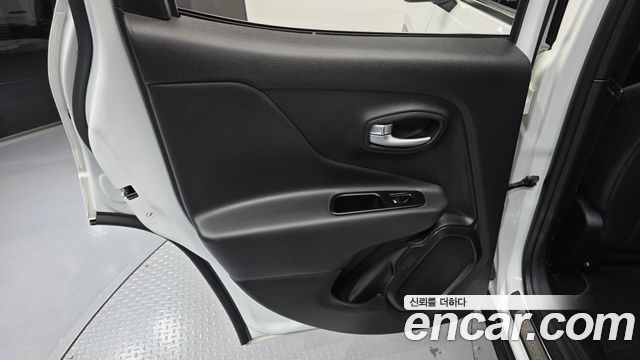Jeep Renegade 2022 — photo 15